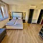 Apartament Todorini Kuli *