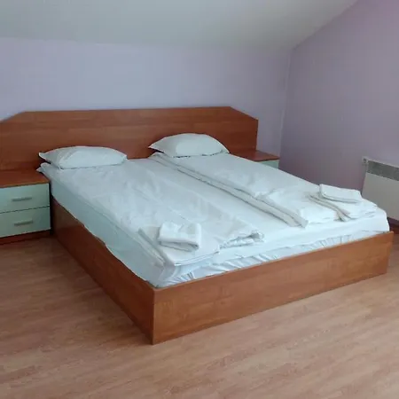 Todorini Kuli Apartamento *